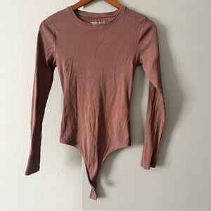 Abercrombie & Fitch Long Sleeve Ribbed Bodysuit in Dusty Mauve Brown